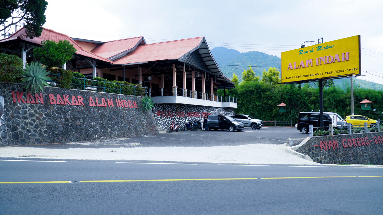 Alam Indah Ciloto mountain-view restaurant